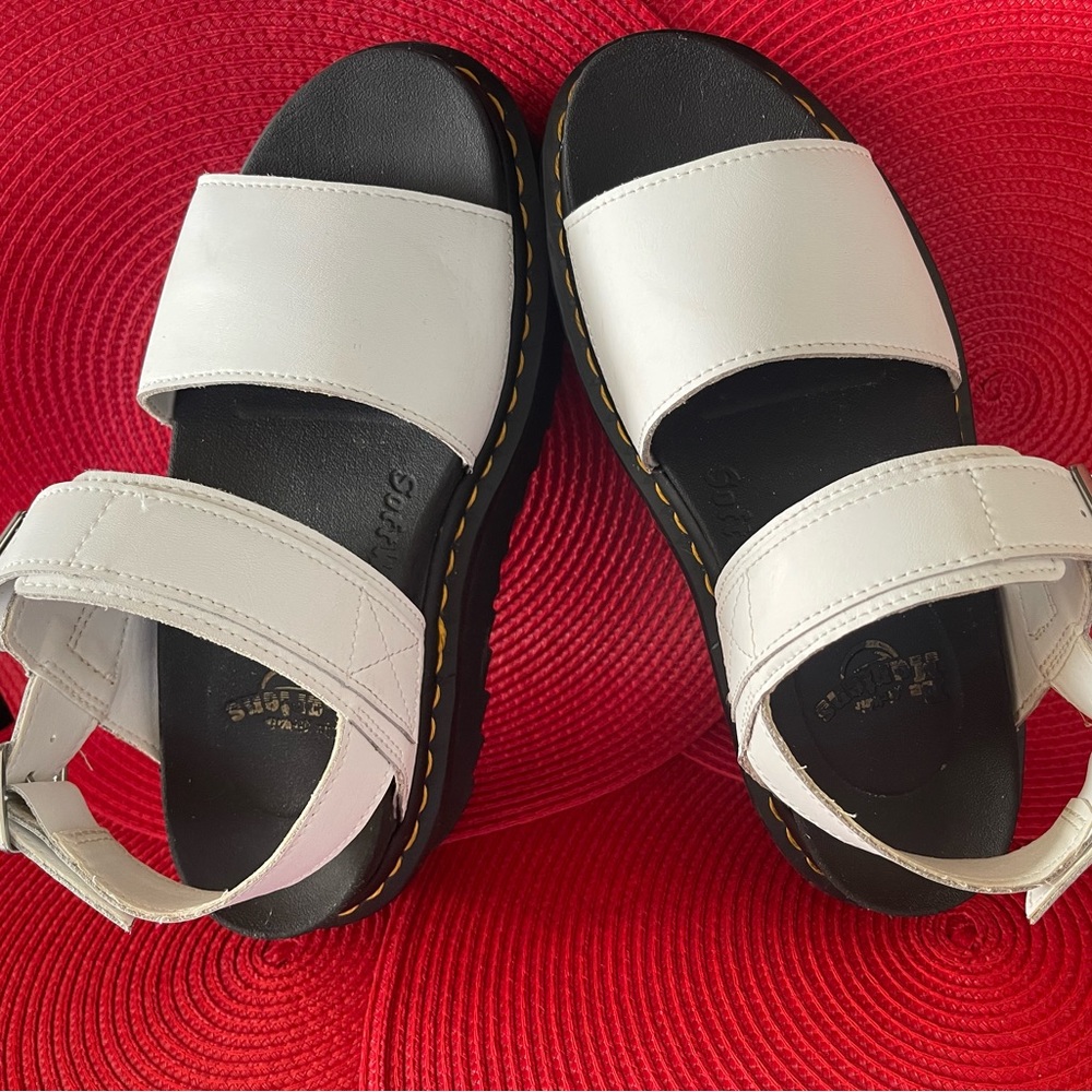 Worn only a few times! Ladies Sz 7 White Dr. Martens Voss Quad Sandals.